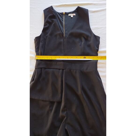 GB Black wrap shorts jumpsuit V-neck sleeveless Romper size (L) - Picture 9 of 14
